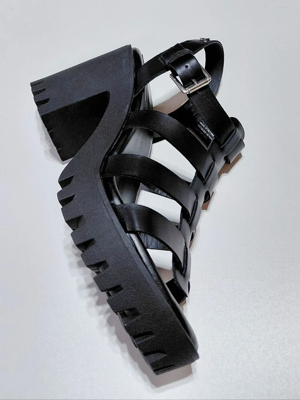 MADDEN NYC Women's  Genesis Fisherman  Black Strappy Sandals Size 9.5